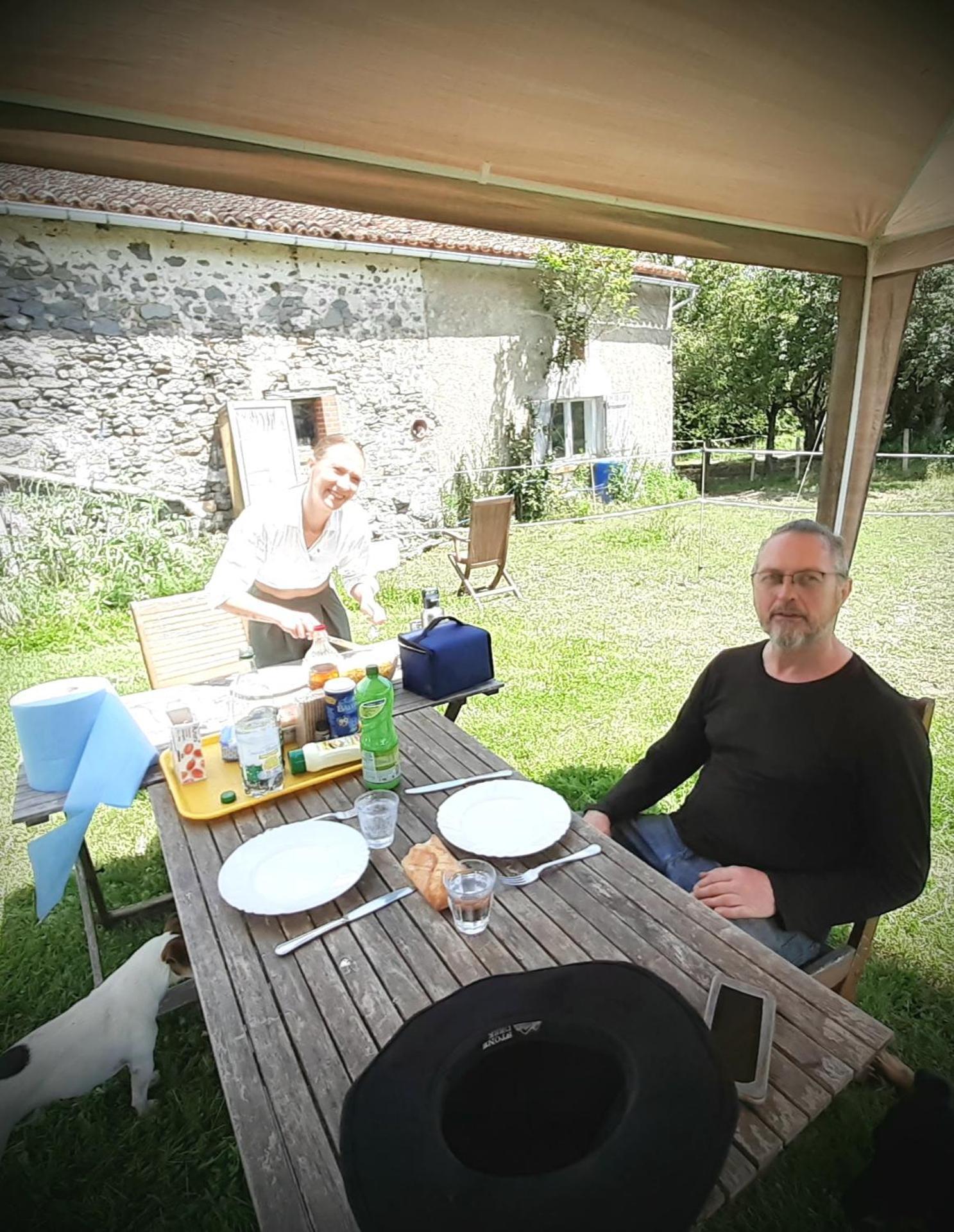 Bed and Breakfast La Roulotte Du Clos De L'Isop à Saint-Martial-sur-Isop Extérieur photo